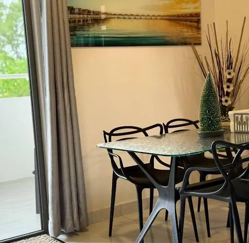 Sunset Views 3-Bedroom Apt, 1Min Walk To Beach - Nyha1