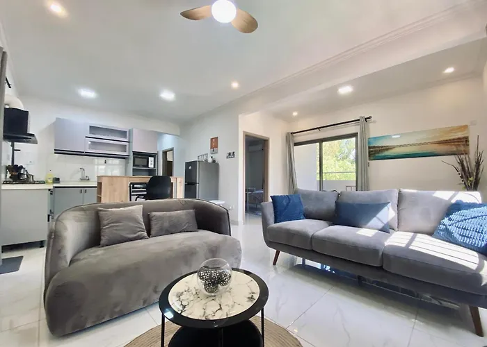 Sunset Views 3-Bedroom Apt, 1Min Walk To Beach - Nyha1