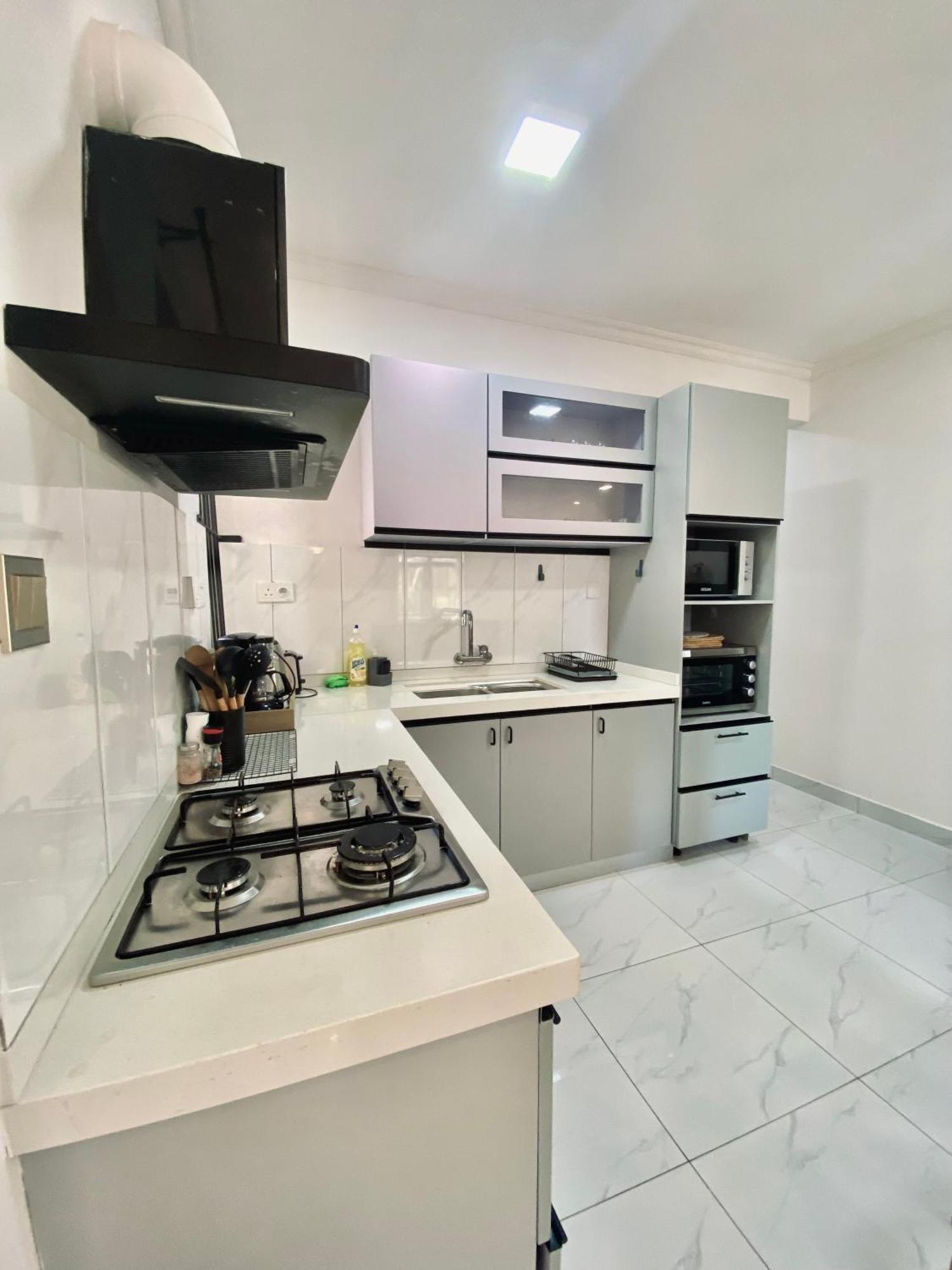 Apartment Sunset Views 3-bedroom Apt, 1min Walk To - Nyha1