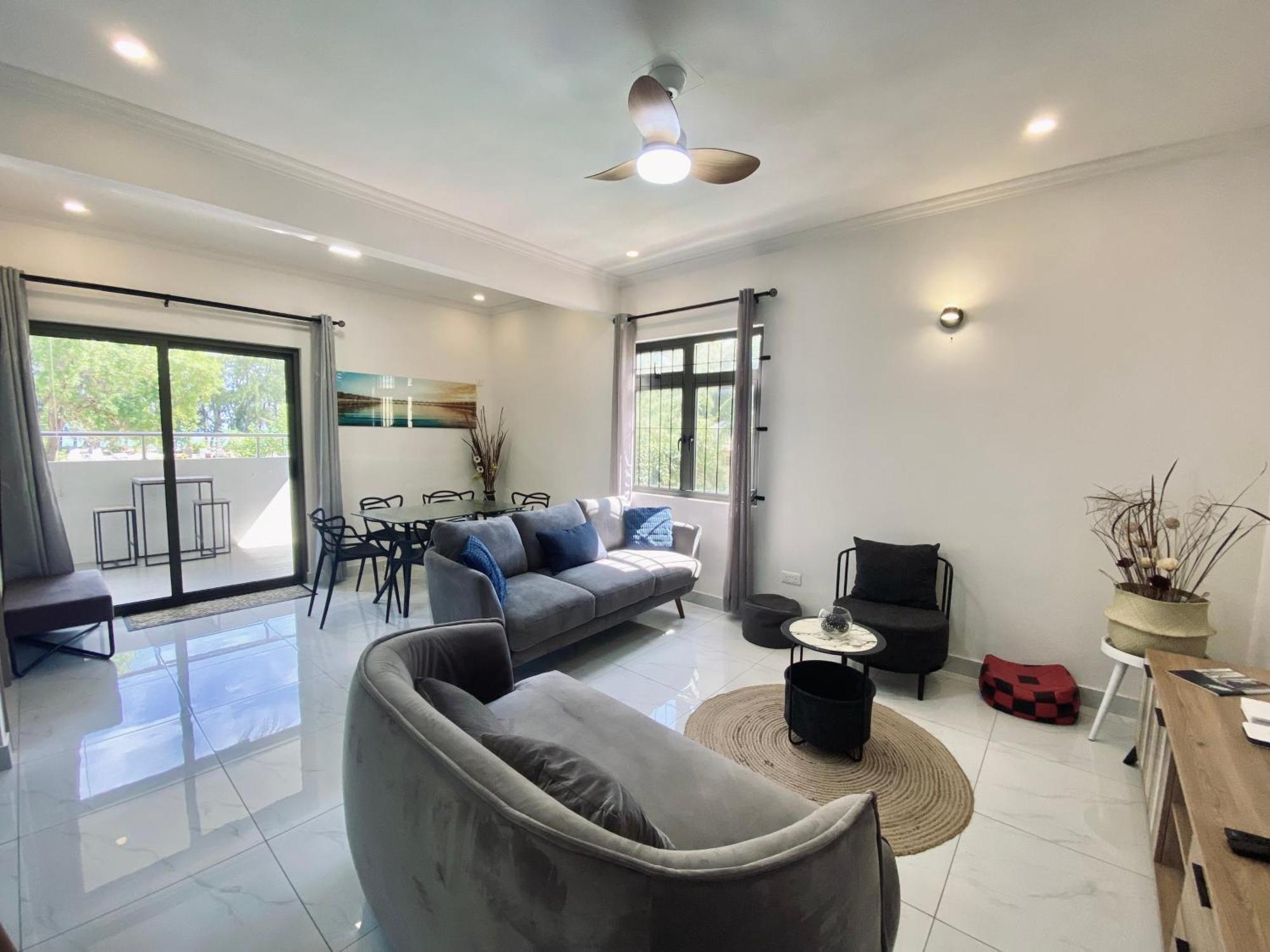 Sunset Views 3-bedroom Apt, 1min Walk To - Nyha1 Apartment *