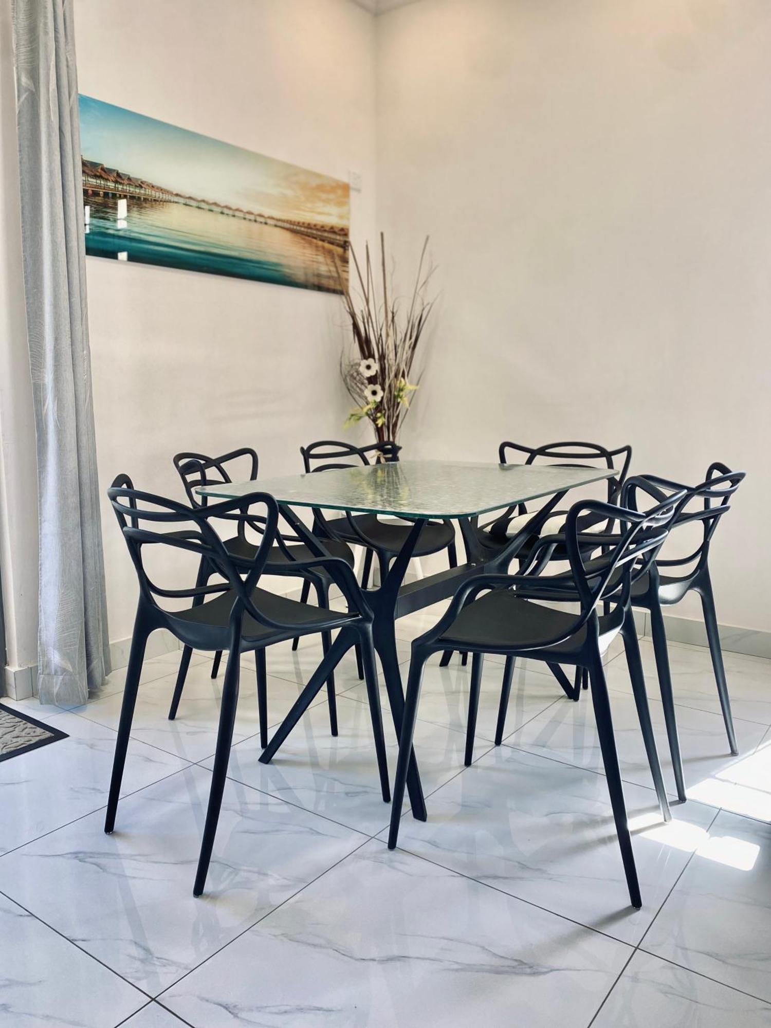 Sunset Views 3-bedroom Apt, 1min Walk To - Nyha1 *