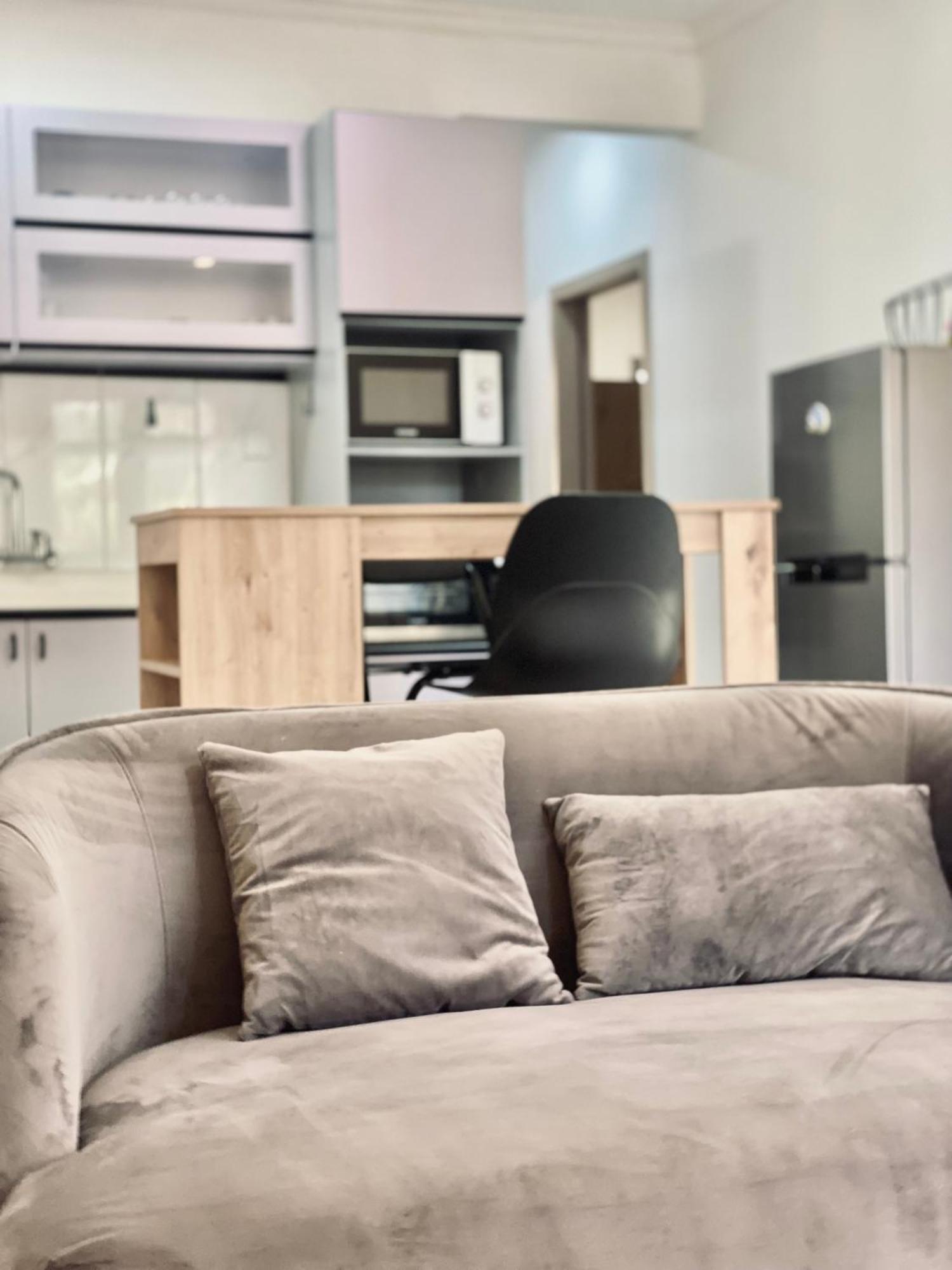 Apartment Sunset Views 3-bedroom Apt, 1min Walk To - Nyha1 *